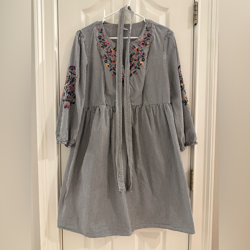 Maternity festive dress.